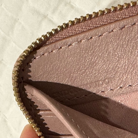 Authentic BURBERRY patent wallet in dusty/heather pink - Picture 8 of 11